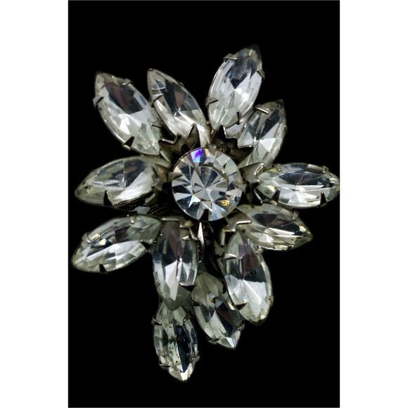 Vintage Rhinestone Clip-On Earrings – Sparkling Floral Statement - Picture 10 of 11